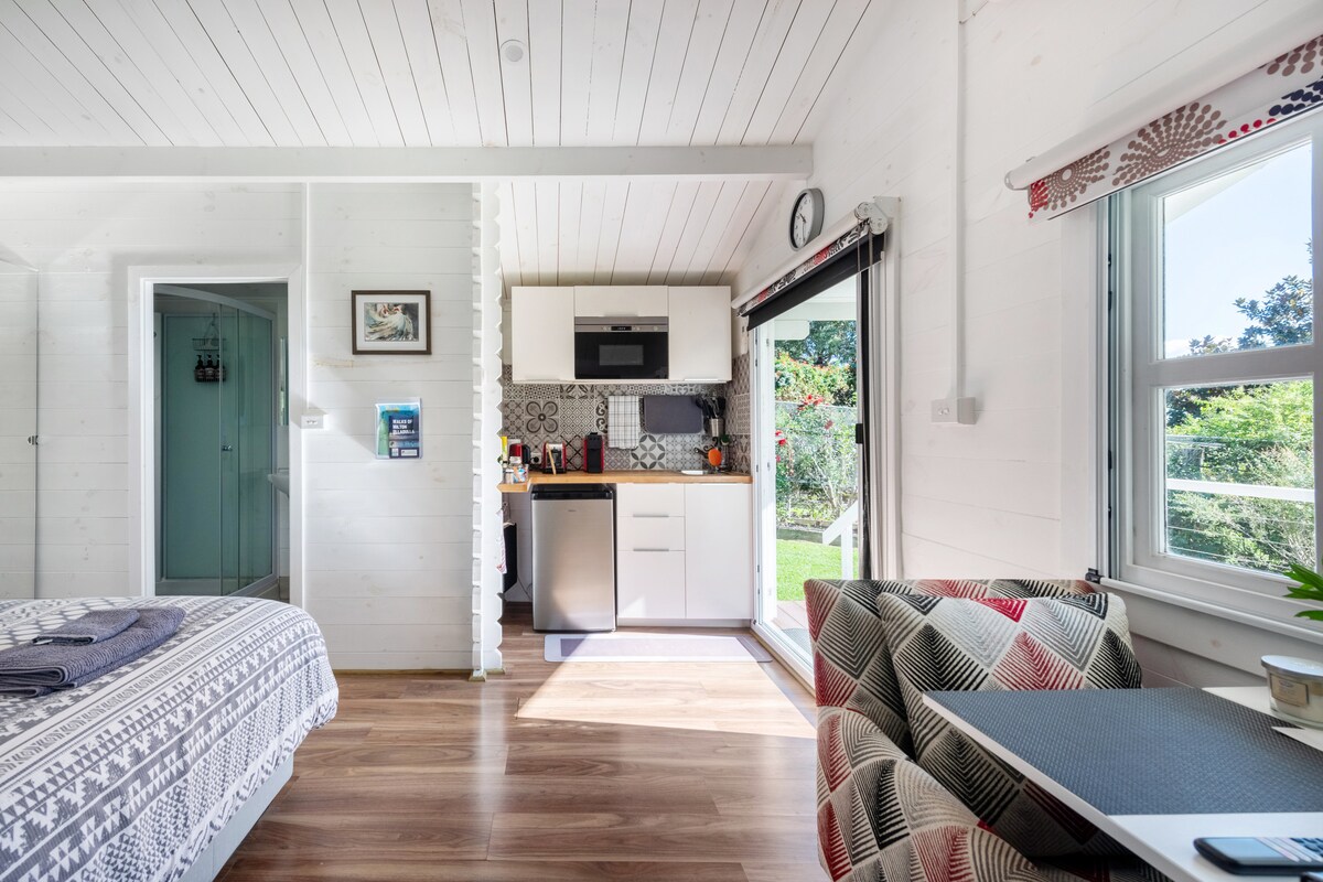 Top performing Airbnb: Wonjarna Cabin B&B - a Little Slice of Paradise in Shoalhaven City Council