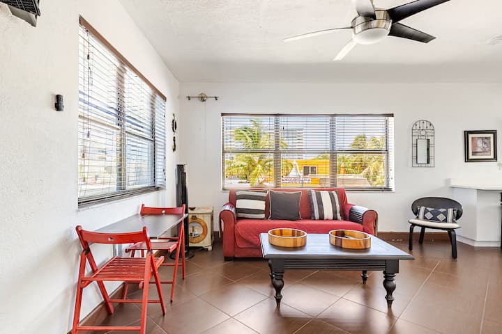 Mein Hollywood Beach Rentals B207 .. Schritte Zum Strand. Kostenlose Parkplätze Und Pool - Davie, FL