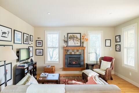 Applegarden Cottage B&B near Point Reyes and Tomales Bay