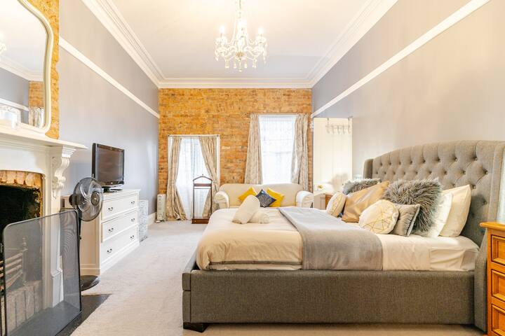 Blackwood House gallery image 3