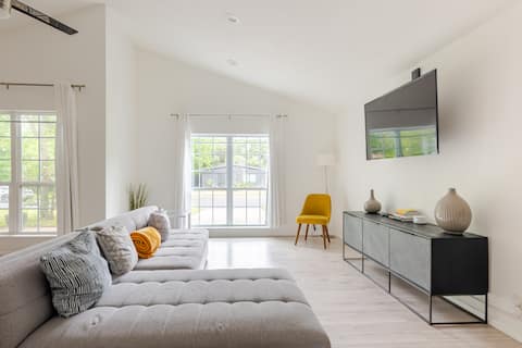 Top performing Airbnb: 3/2 S. Congress/12 min to BrtnSprngs/Airport in East Congress