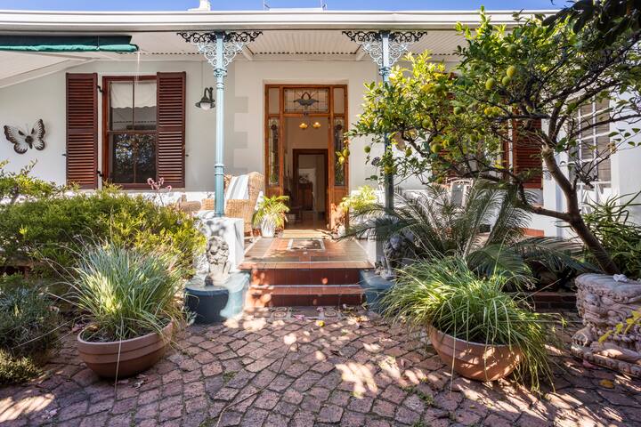 Exquisite Villa overlooking City gallery image 2