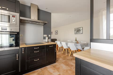 House in the countryside, 8 km from the beach