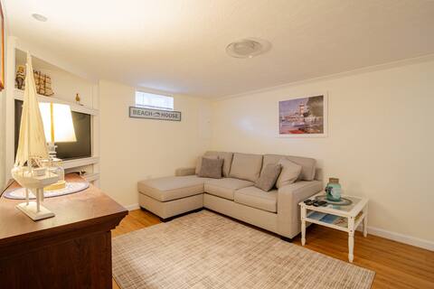Clean and Spacious 3BR Ranch near Craigville Beach