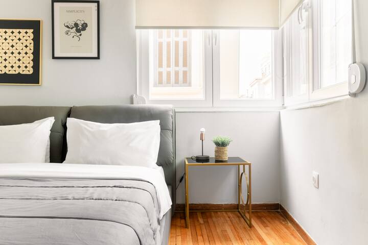 3BDR Ideal Central full apt +jacuzzi + terrace PVT gallery image 5