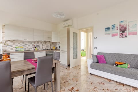 Proprietà Airbnb di successo: Grace C: big terrace Lake view, ideal for families a Torri Del Benaco