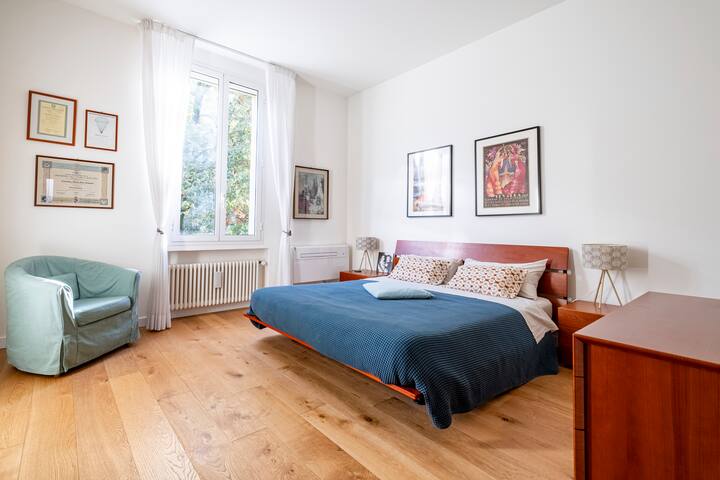 Chez Fratellini, with parking & the Circus History gallery image 2