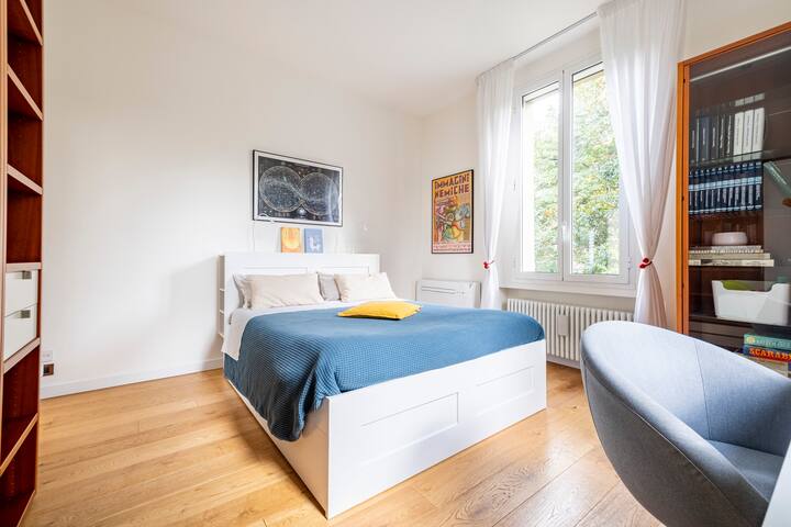 Chez Fratellini, with parking & the Circus History gallery image 3