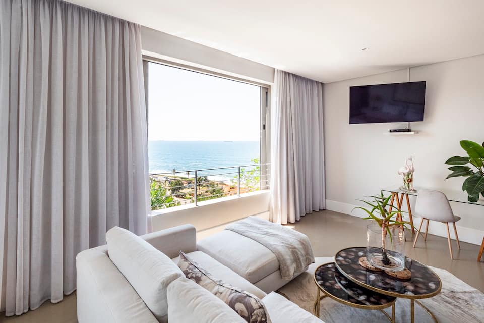 Maison de Plage, a concrete villa above Umdloti, Umdloti, KwaZulu-Natal, South Africa, photo 5 of 10