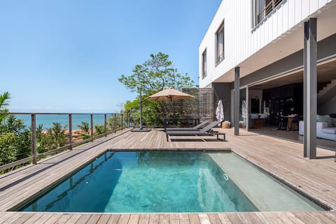Maison de Plage’ Beachfront Glamour-breathtaking Sea Views