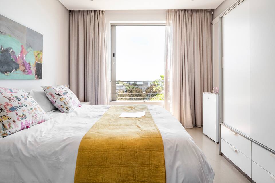 Maison de Plage, a concrete villa above Umdloti, Umdloti, KwaZulu-Natal, South Africa, photo 8 of 10