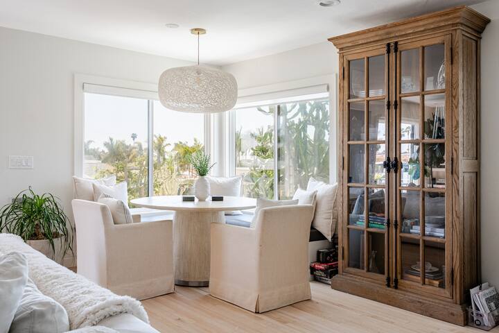 Beachside Bungalow: Coastal Decor & Firepit Deck gallery image 3