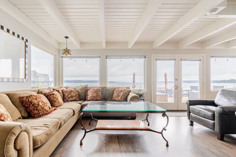 Redondo Beachfront Boardwalk Home