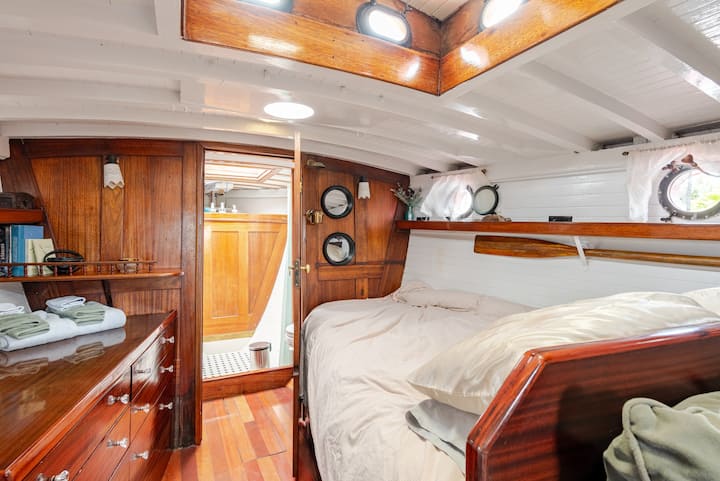 yacht cabin rental