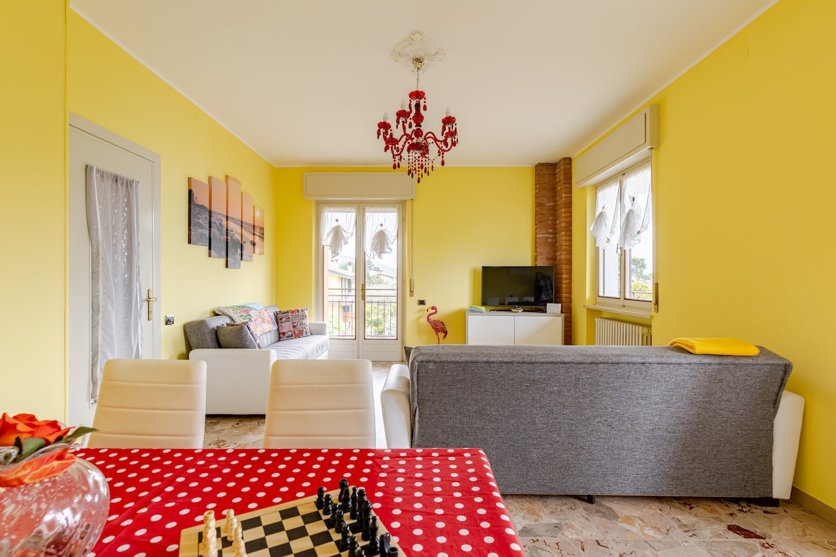 Top Airbnb: Grace B: Spacious apartment,  Lake view, 6 people en Torri Del Benaco