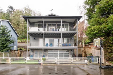 Walk to the Historic Bayfront from an Ultra-Spacious Home