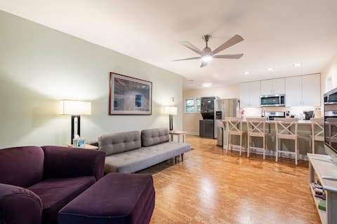 Top Airbnb: Comfort and Convenience in Carrboro. in Carrboro