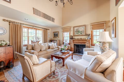 Top performing Airbnb: Springs 4 BR Home in Picturesque Setting in Springs