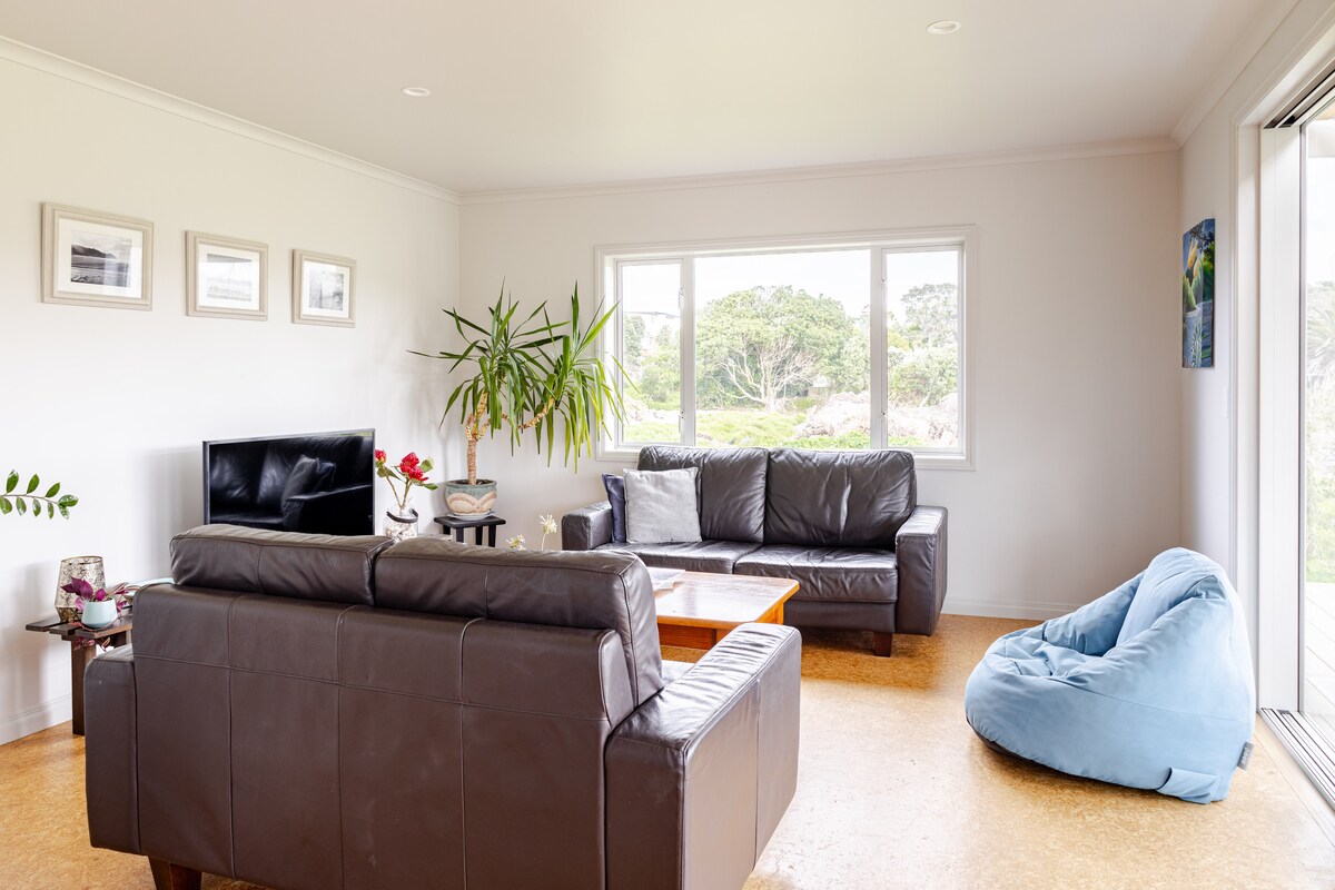Top performing Airbnb: Sea La Vie A slice of paradise in Western Bay Of Plenty District