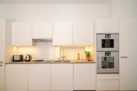 Successful Airbnb property: 2. Cosy apartment -10 min walk to train station in Kamppi