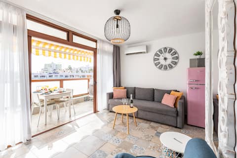 YumboApartmentRED Modern SUNNY 100mYumbo 500mBEACH