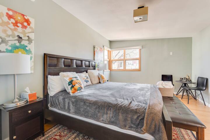 Luxury modern Villa | Downtown | Convention gallery image 2