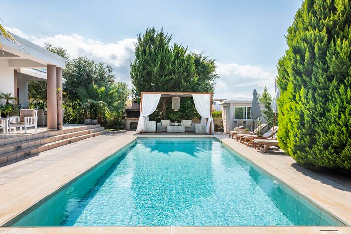 Private Luxury Villa minutes from Chania and sea