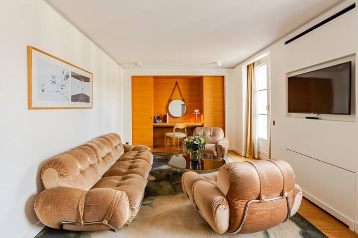 Hôtel Marignan Champs-Élysées managed Airbnb listing 1