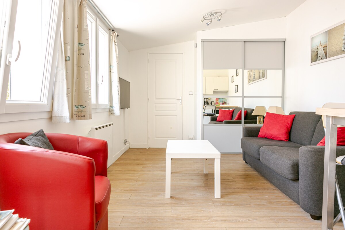 Successful Airbnb property: Independent studio close to the center of La Baule. in Guérande