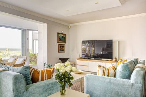 Luxury Ocean Front Retreat For Two
