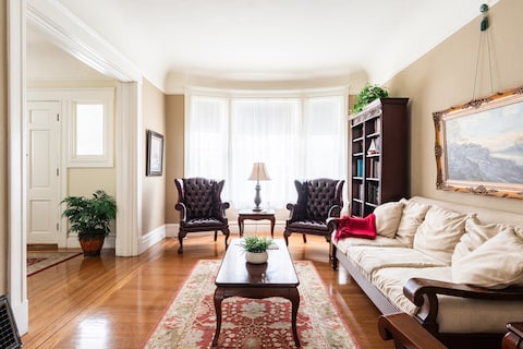 Popular Airbnb listing: Historic Alameda Home Near Beach in Alameda