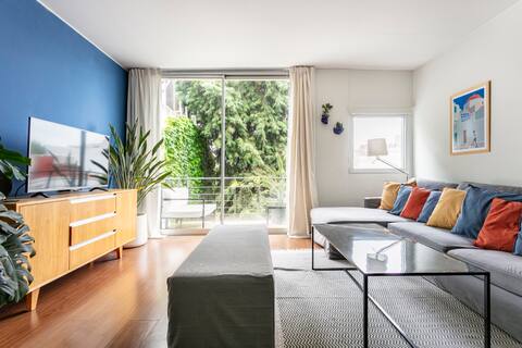 Bright and modern penthouse. Large private terrace