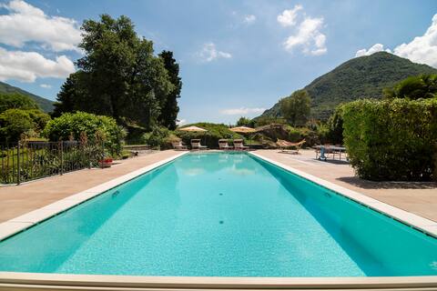 The cozy house with  pool in the center Mergozzo