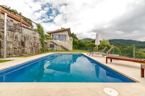 A house with a view on the Vigo estuary.