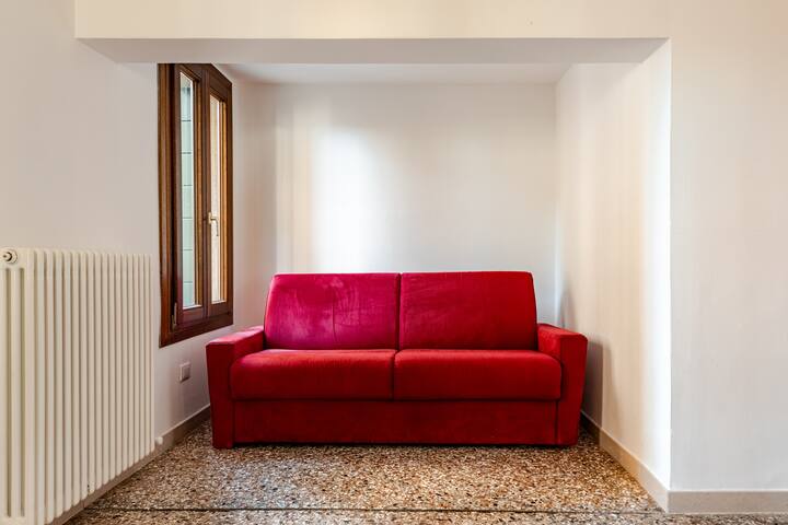 Unique Rooftop!3BDR Authentic Venetian Townhouse gallery image 5