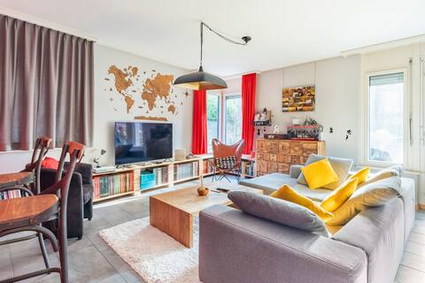Bright apartment 5 minutes from downtown