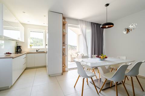 Successful Airbnb property: Luxury Apartment Luna in Općina Vela Luka
