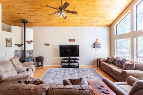 Creative Cabin Pet Friendly horses ok