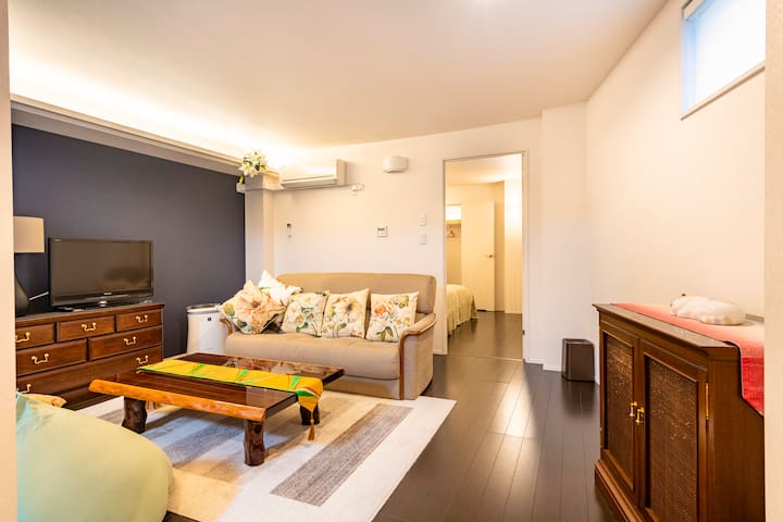 味の素スタジアム隣、ゆったり2LK(70㎡)貸切。お茶もできる和室付きの綺麗な宿ですごしませんか gallery image 2