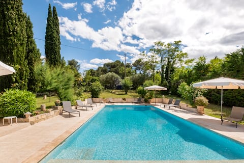 Mas provençal-Domaine Planchenault