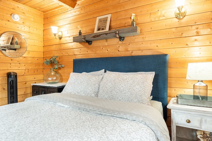 Menšia manželská posteľ 2