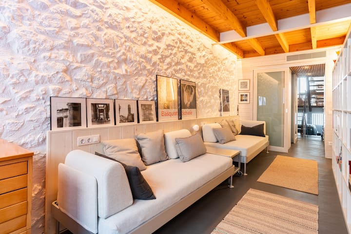 A comfy house by the sea in the Costa Brava