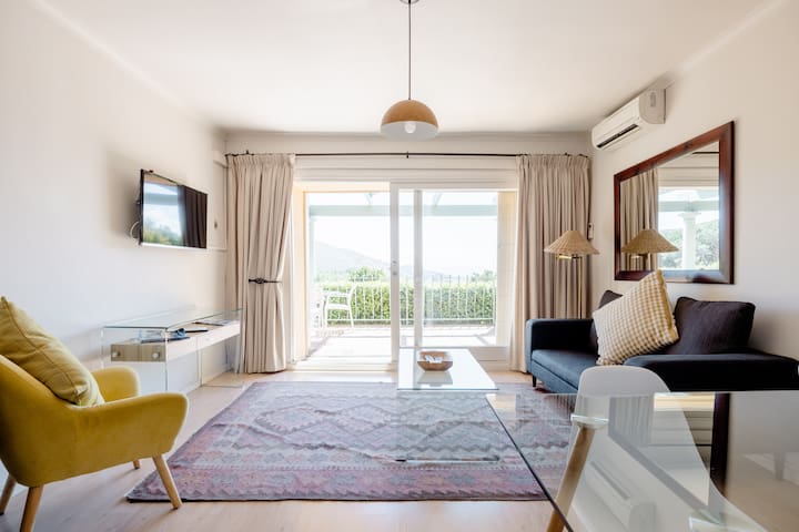 Table Bay Views from a Luxe Apartment gallery image 2