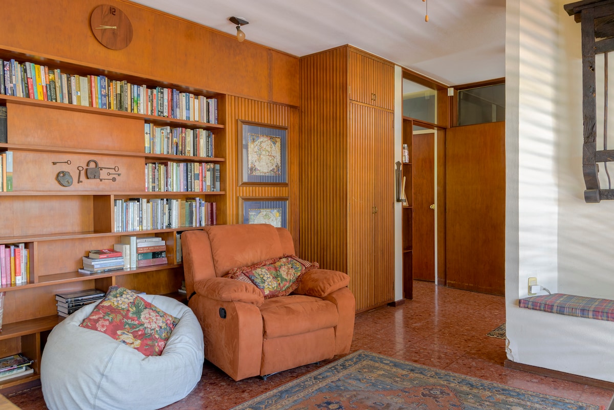 Airbnb con mejor rendimiento: Tasteful, spacious and secure for families. en Municipio E