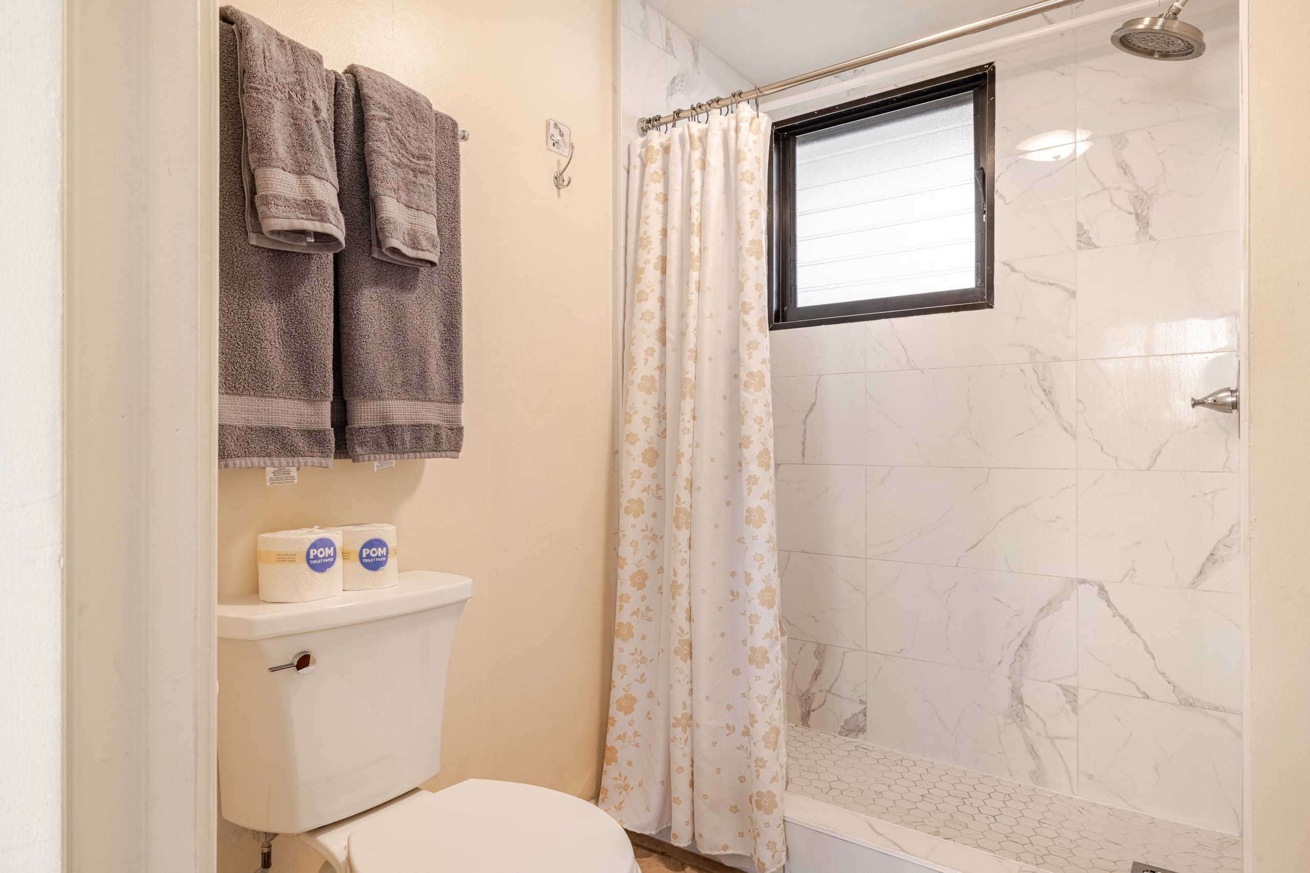 Waikiki Condo- 1 mins Walk to Beach on Main Strip! - Image 18