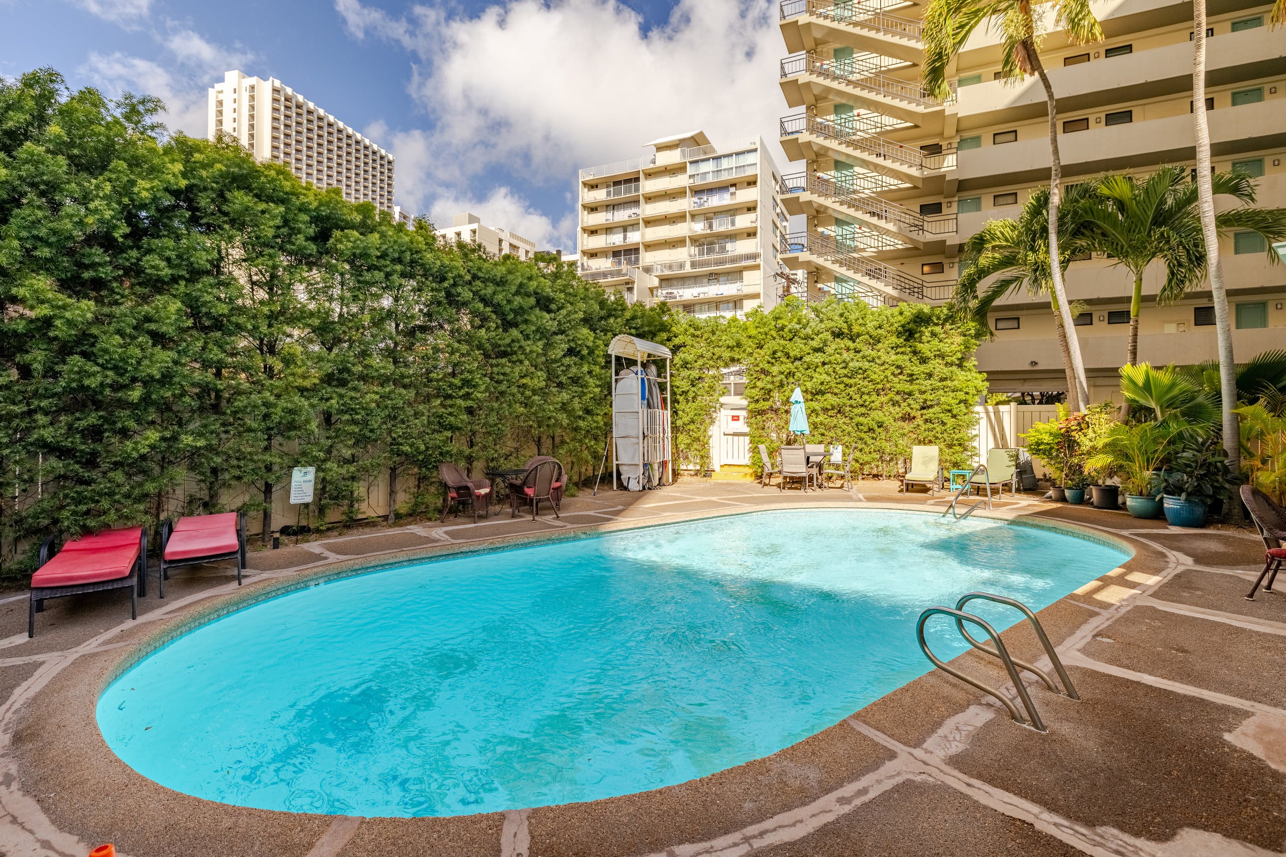 Waikiki Condo- 1 mins Walk to Beach on Main Strip! - Image 27