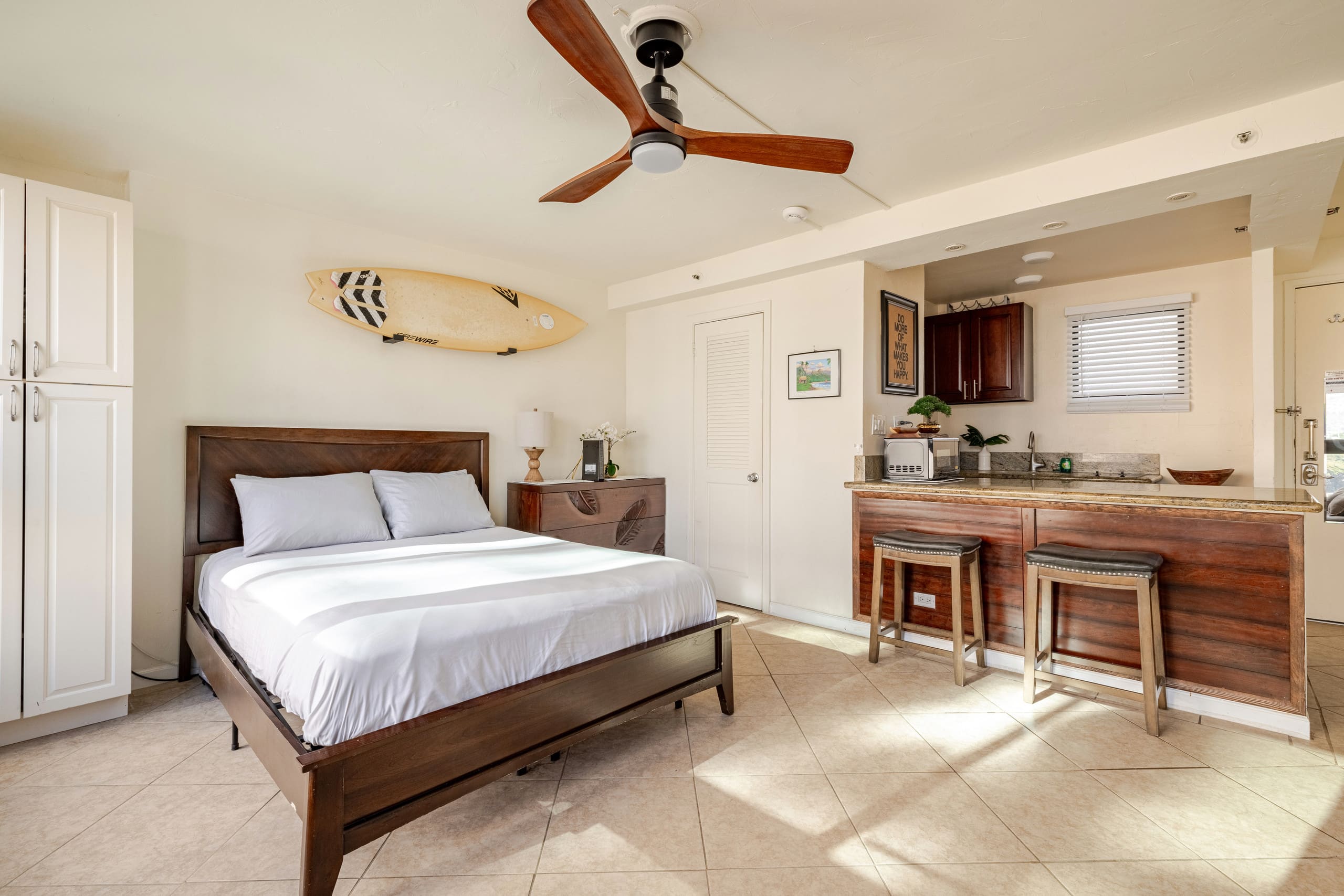 Waikiki Condo- 1 mins Walk to Beach on Main Strip! - Image 28