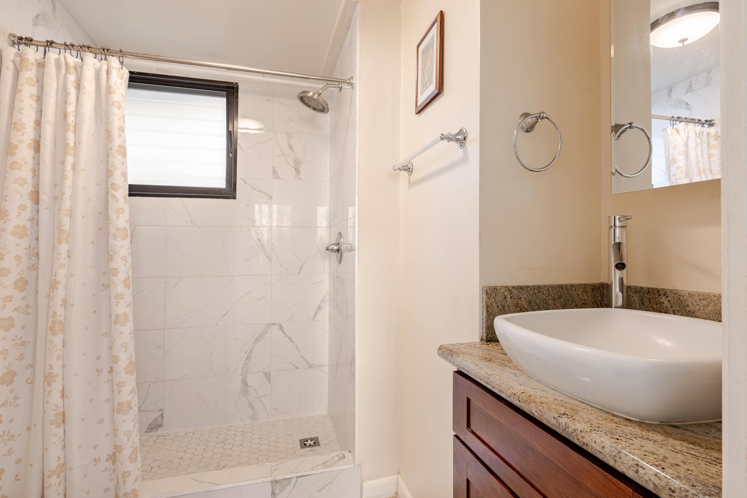 Waikiki Condo- 1 mins Walk to Beach on Main Strip! - Image 19