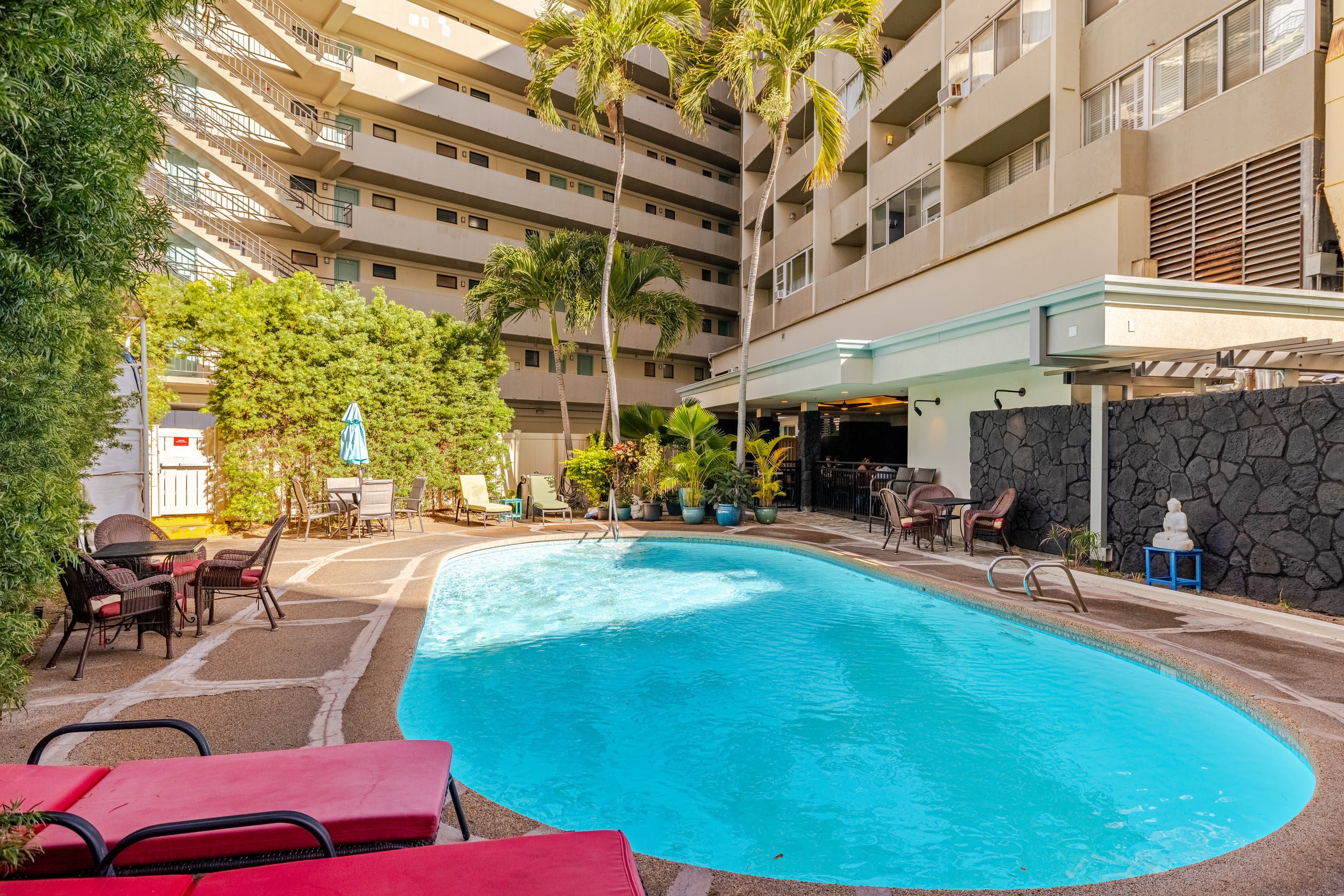 Waikiki Condo- 1 mins Walk to Beach on Main Strip! - Image 26