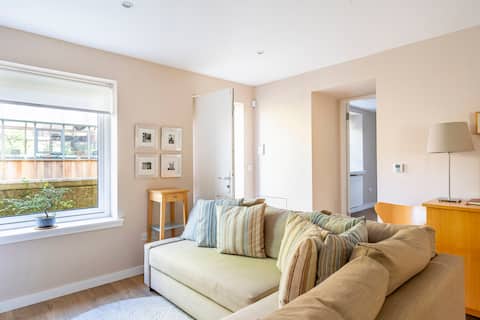 Top Airbnb: Exceptional West End Garden Flat in Partick & Kelvindale